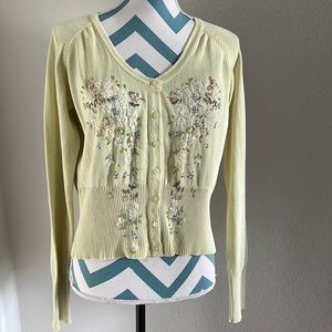 Persaman light yellow button-up, long sleeved sweater, pastel flowers, size L